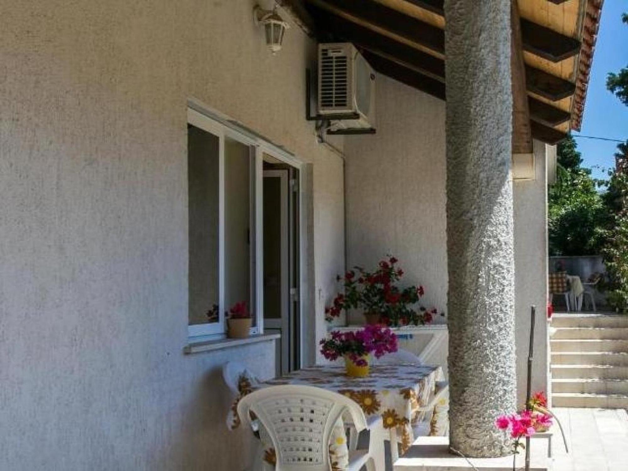 Elelu - Two-bedroom With Terrace Apartman